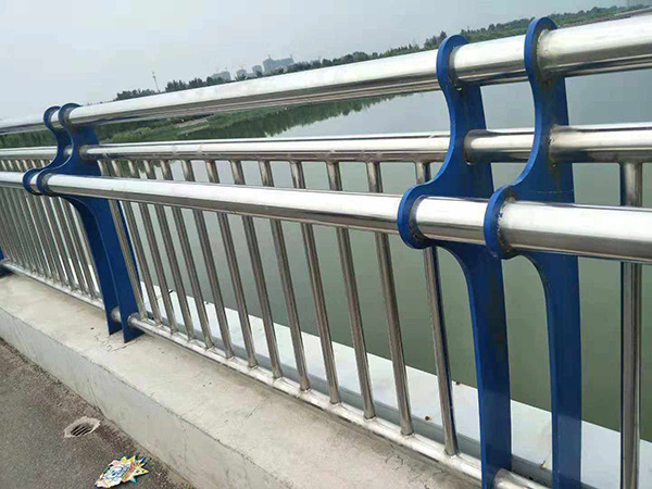 九江立柱安装效果
